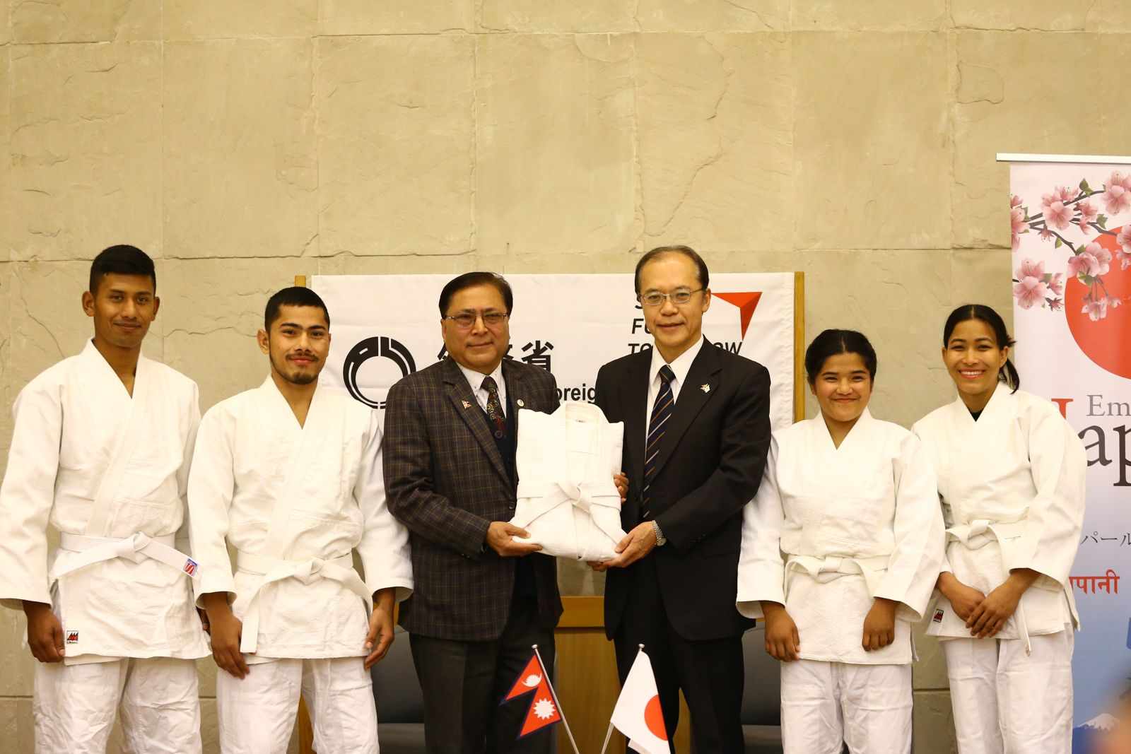 Nepal_and_Japan_12_1WhCWDGCcH_j1VHMuIRPI