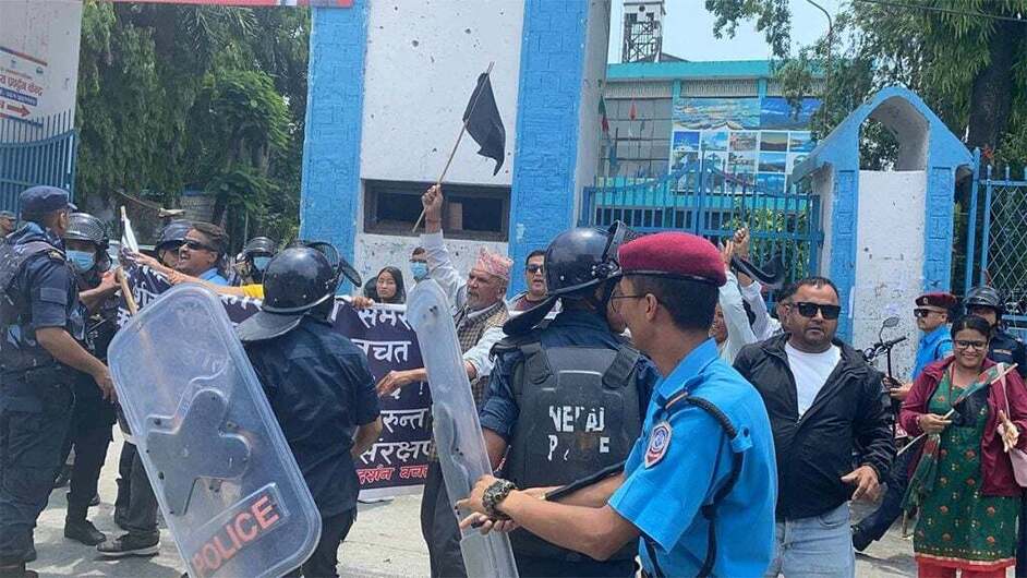 imageedit_11_7203940987